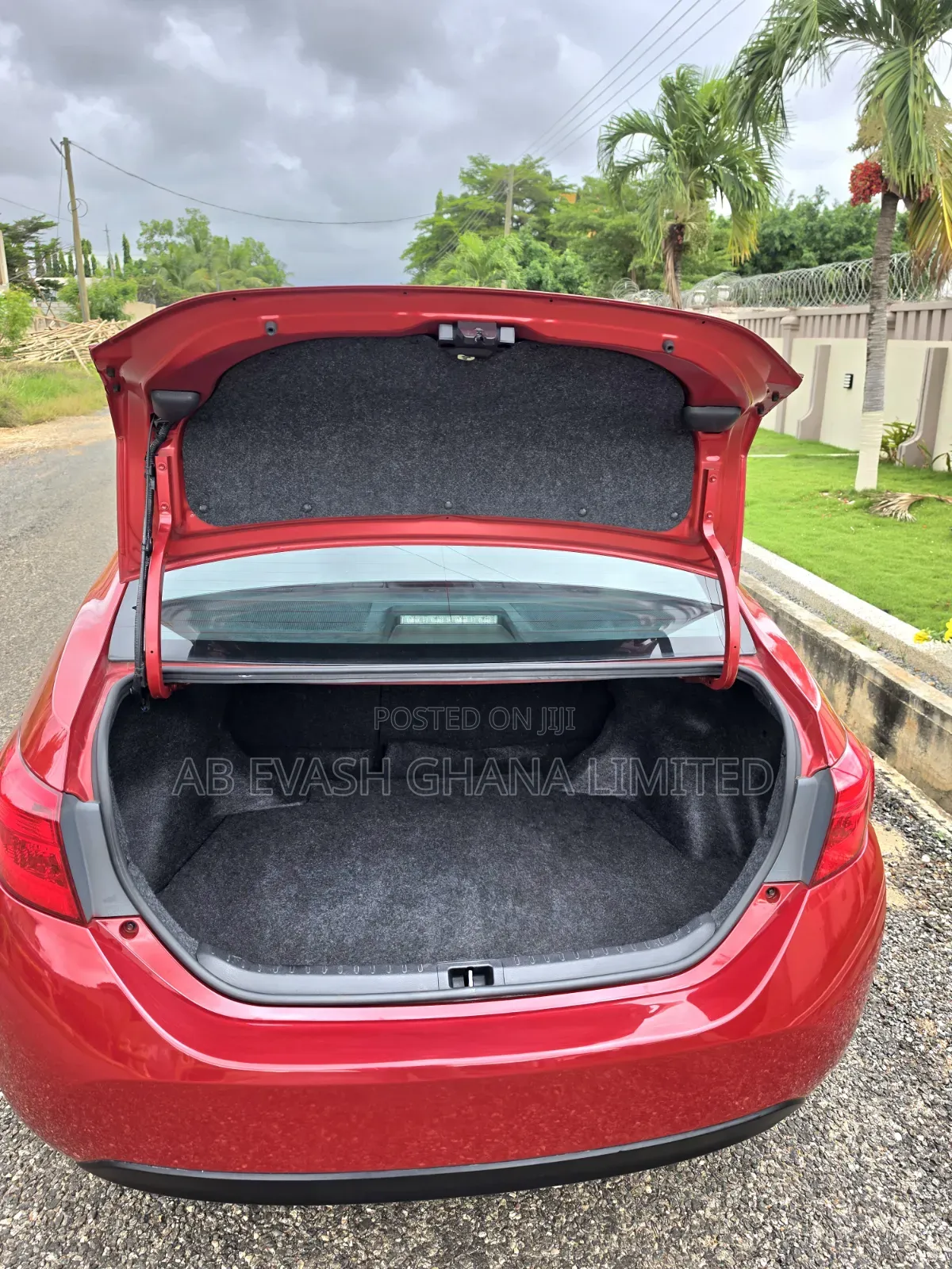 Toyota Corolla SE Special Edition 4dr Sedan (1.8L 4cyl CVT) 2017 Red