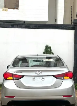 Hyundai Elantra Limited 4dr Sedan (1.8L 4cyl 6A) 2015 Silver
