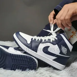 Air Jordan 1 Mid Obsidian
