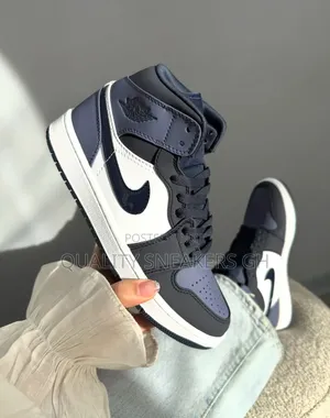 Jordan 1 Mid Sanded Purple