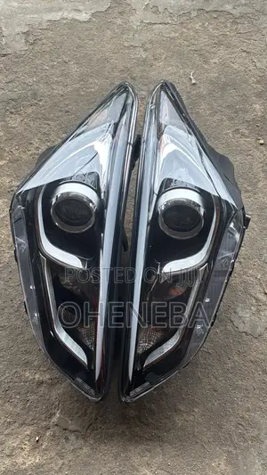 Hyundai Santafe 2018 Headlight