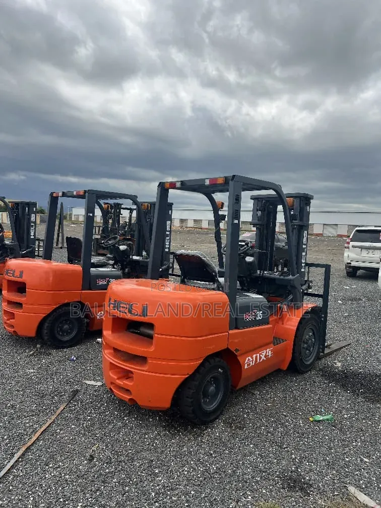 Foreign Used Heli H2000-35 Diesel Forklift (3.5 Ton)