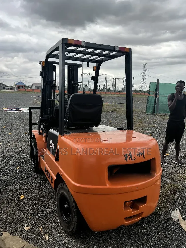 Foreign Used Heli H2000-35 Diesel Forklift (3.5 Ton)
