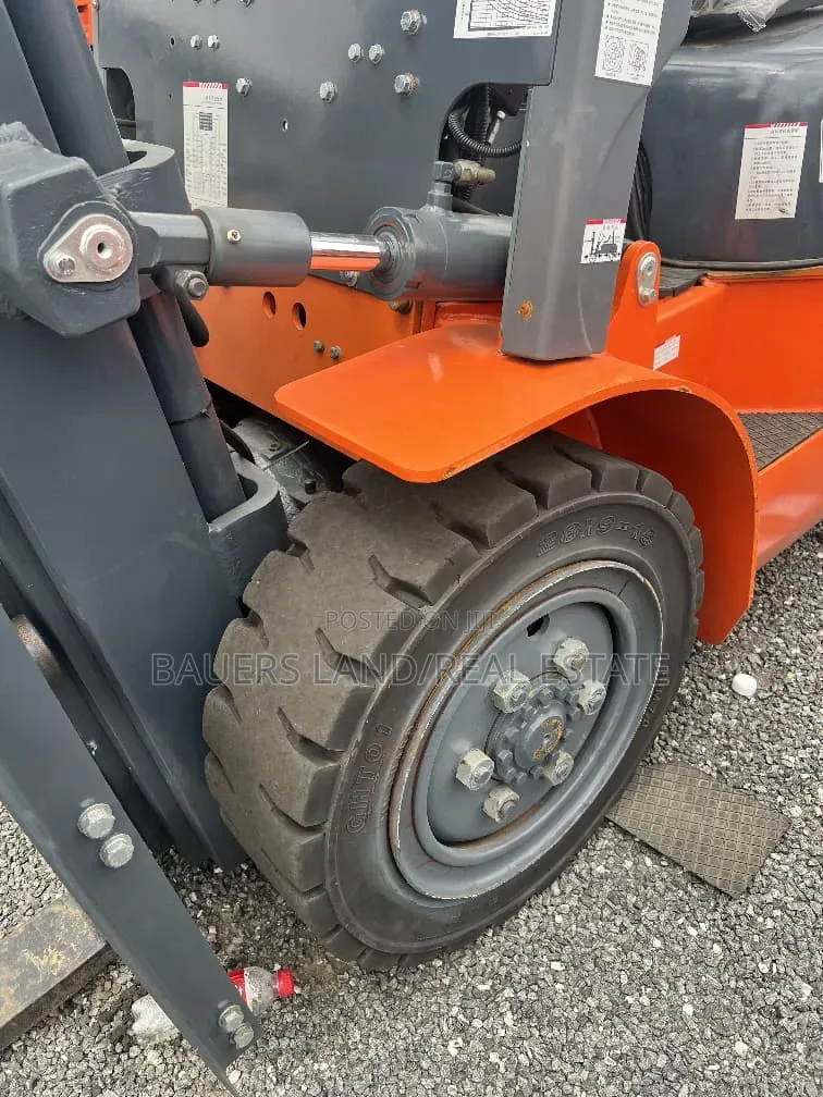 Foreign Used Heli H2000-35 Diesel Forklift (3.5 Ton)