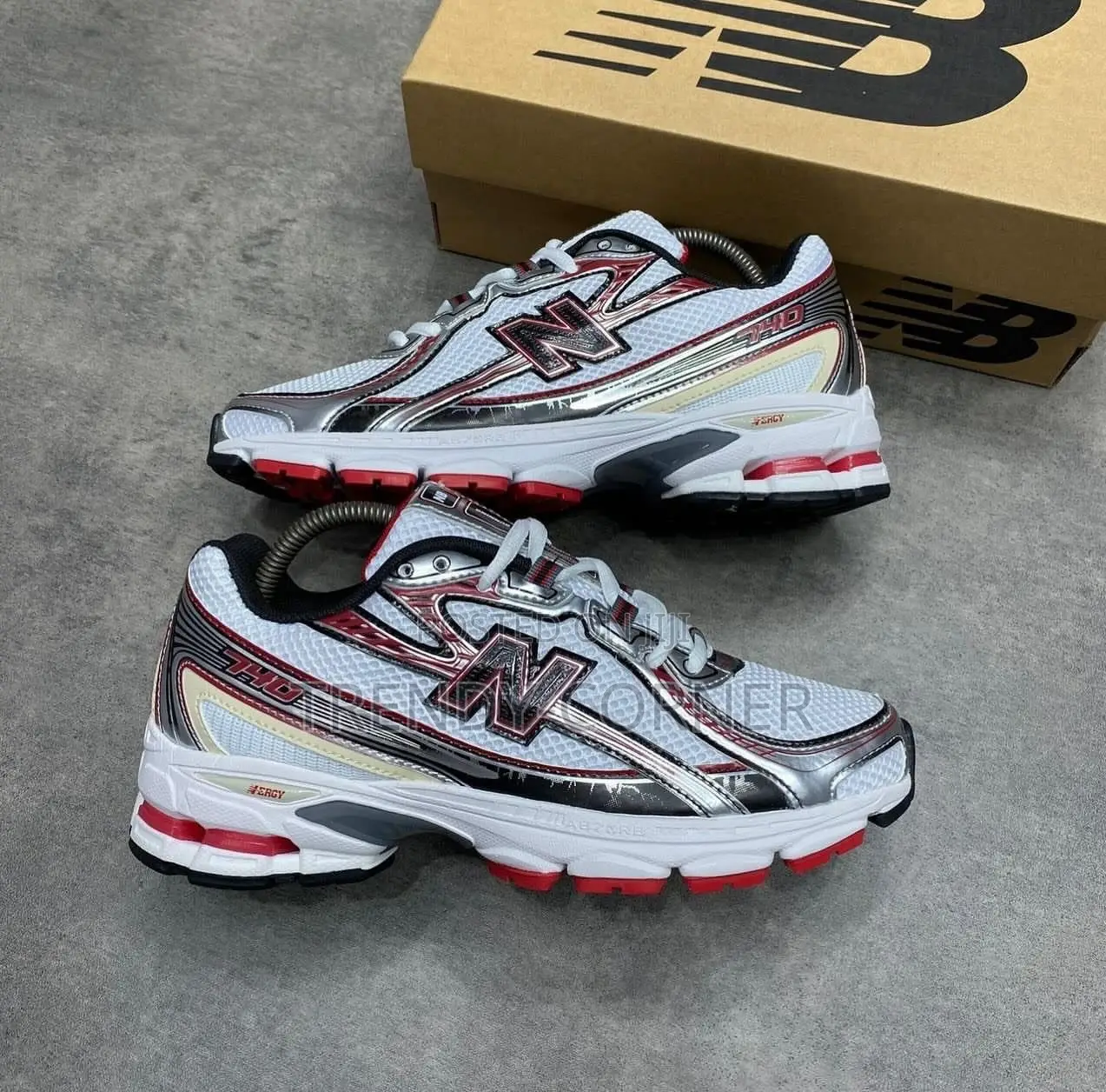 New Balance 740 "Infrared"