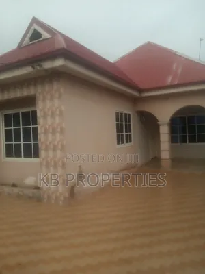 3bdrm House in Kb Properties, Baatsona Total for sale