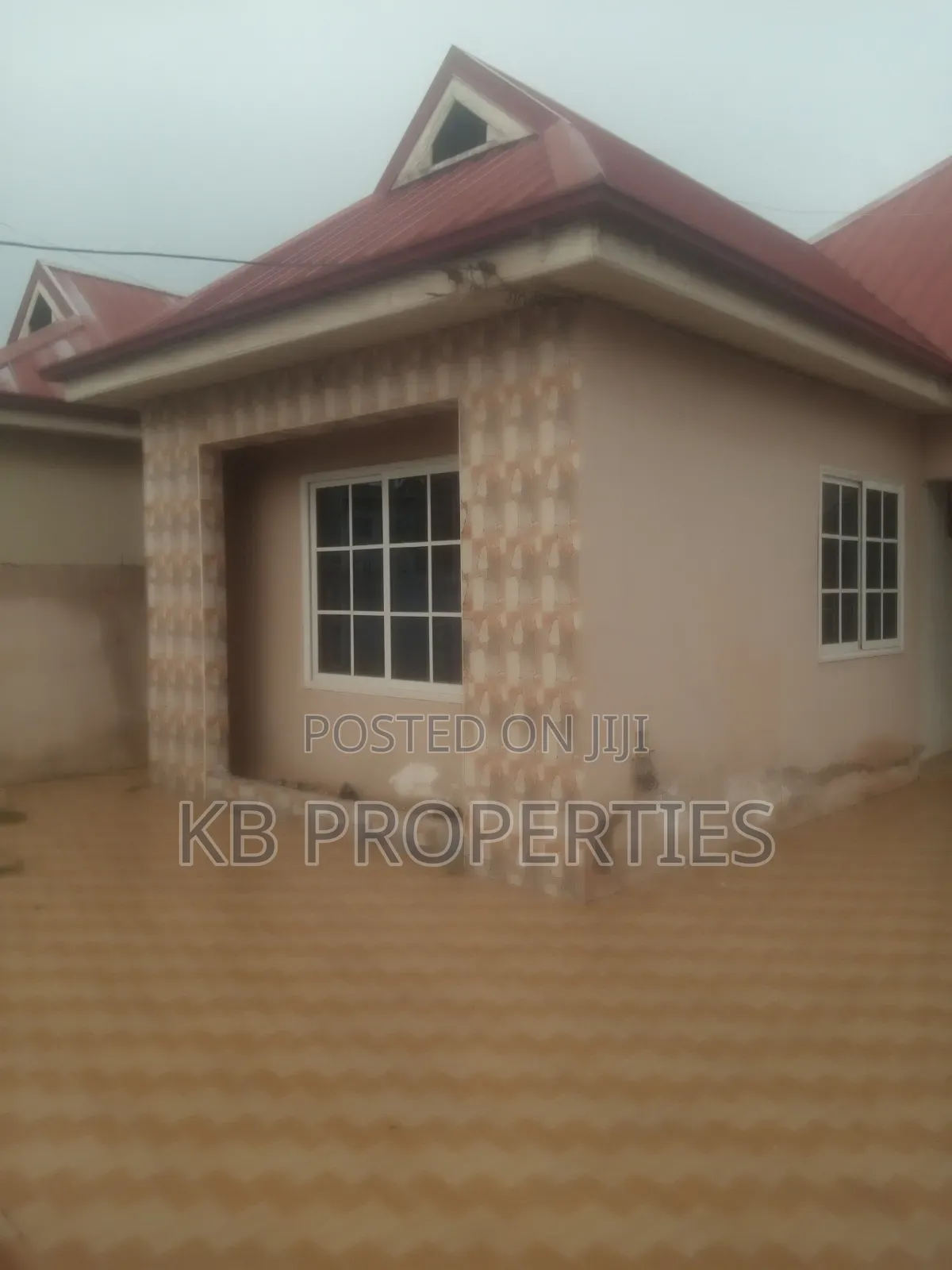 3bdrm House in Kb Properties, Baatsona Total for sale