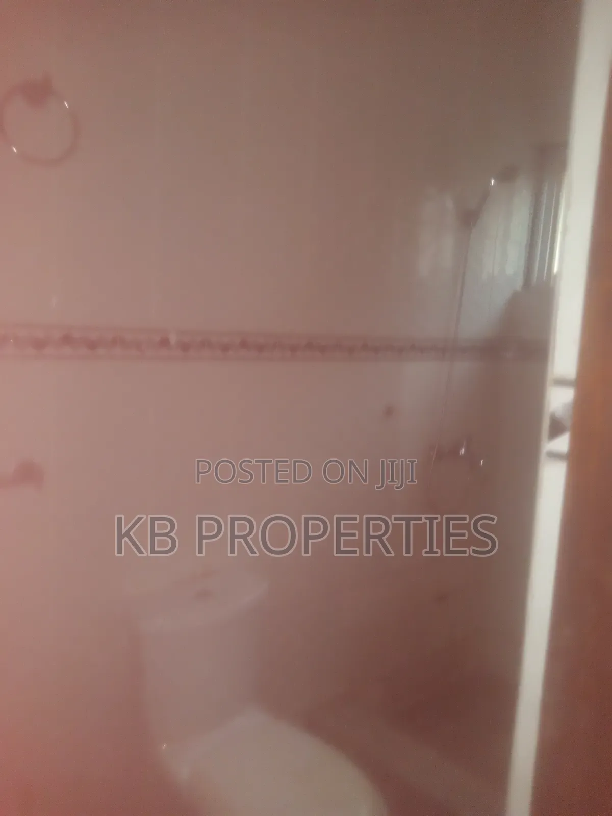 3bdrm House in Kb Properties, Baatsona Total for sale