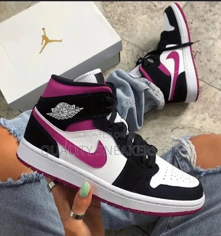 Air Jordan 1 Mid Magenta