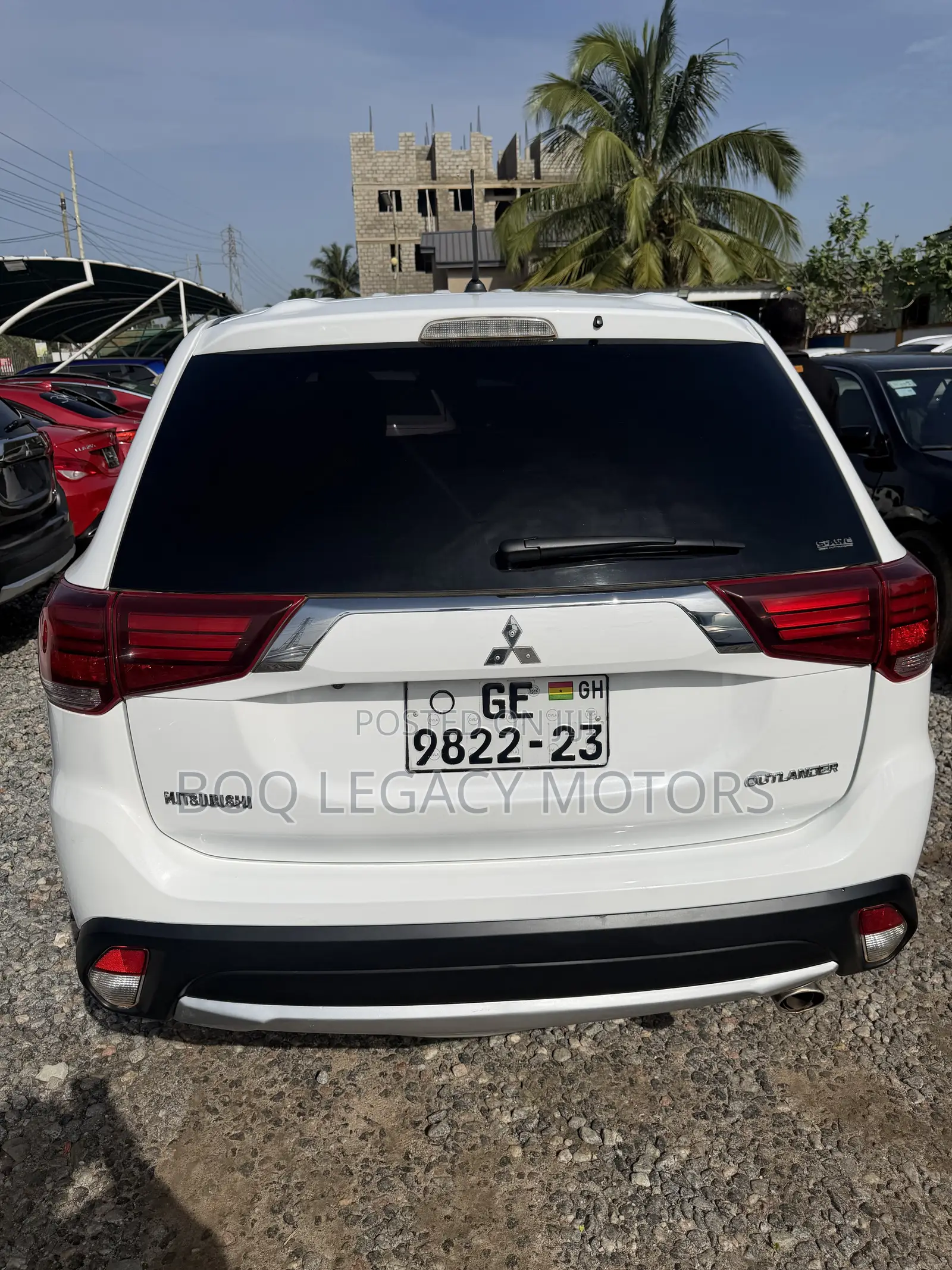 Mitsubishi Outlander 2017 White