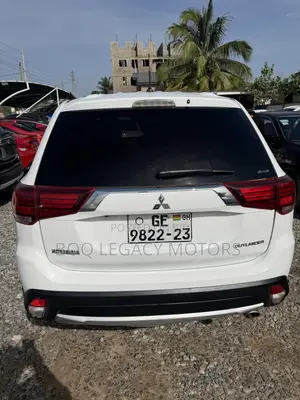 Mitsubishi Outlander 2017 White