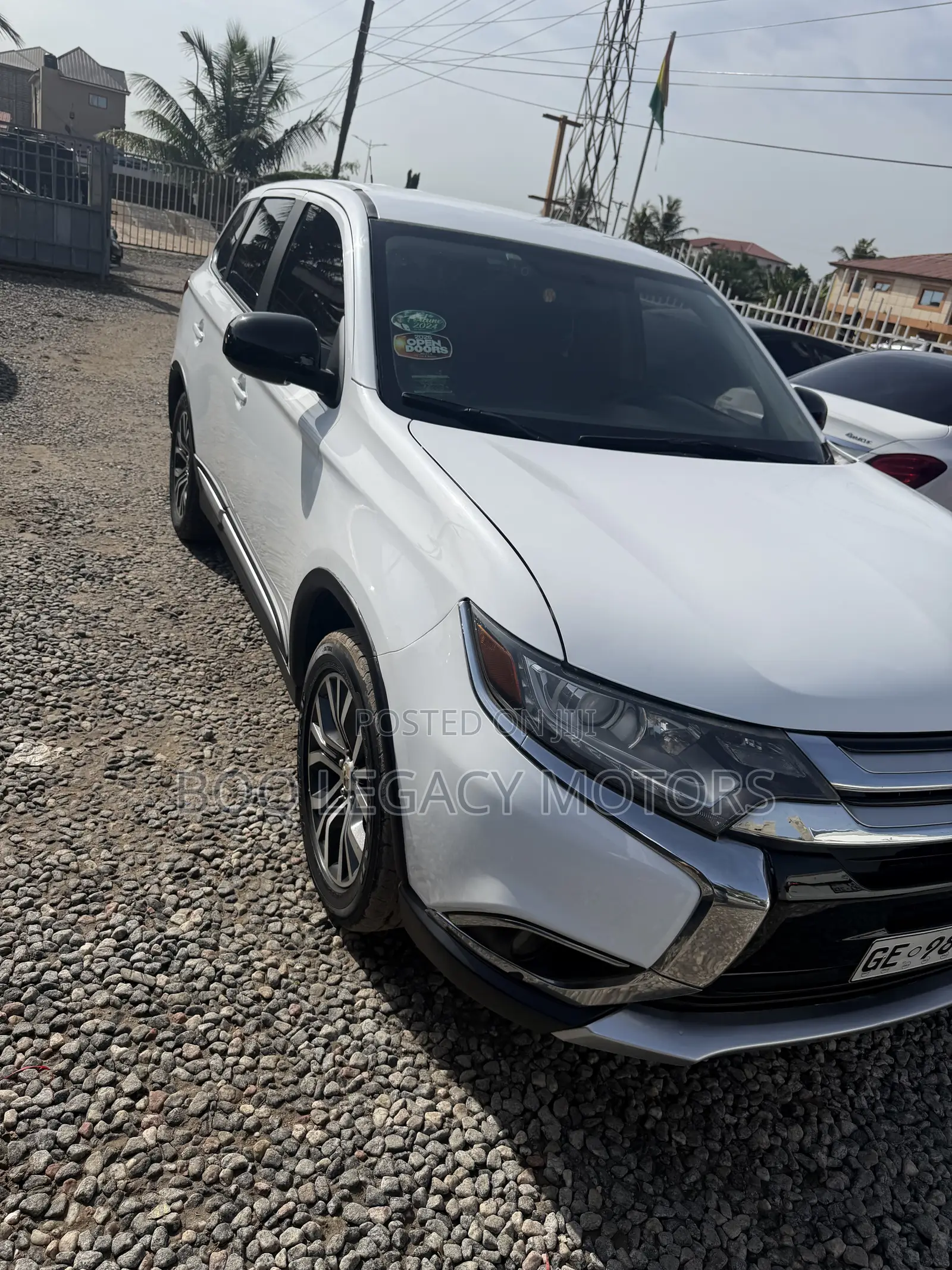 Mitsubishi Outlander 2017 White