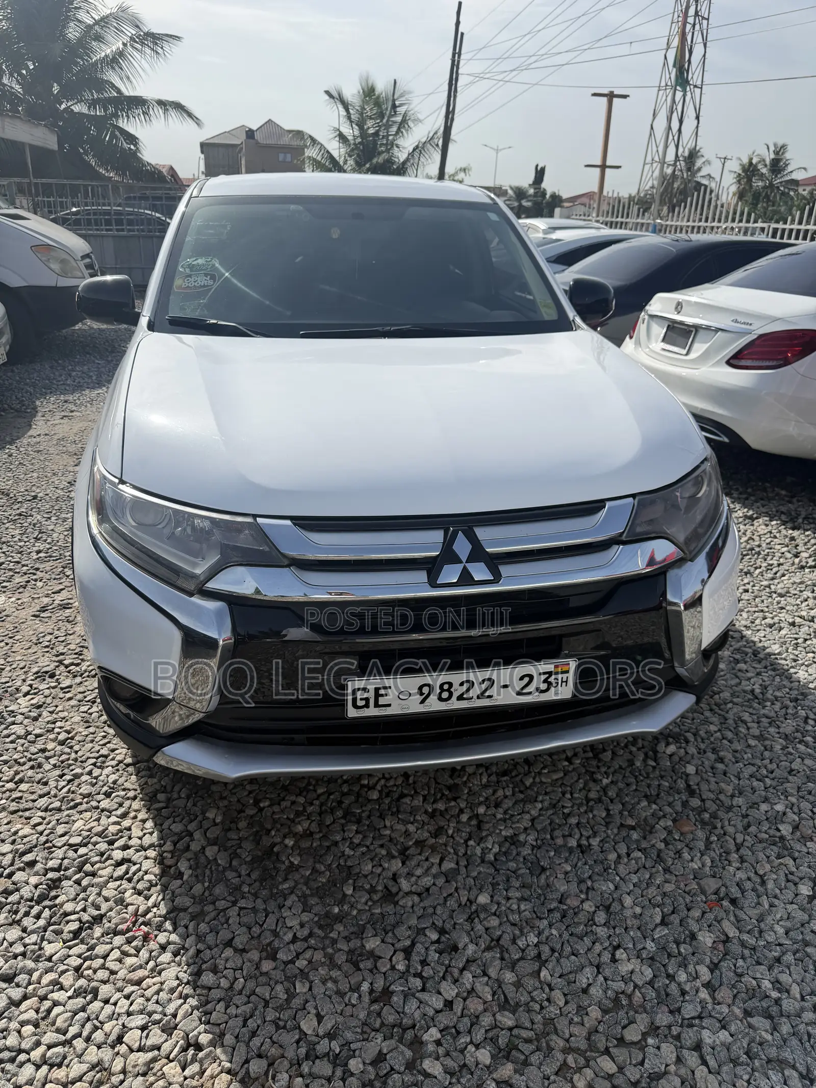 Mitsubishi Outlander 2017 White