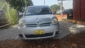 Toyota Sienta 1.5 FWD 2010 Silver