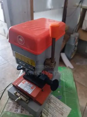 Key Cutting Machine And Duplicate