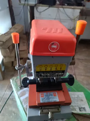Key Cutting Machine And Duplicate