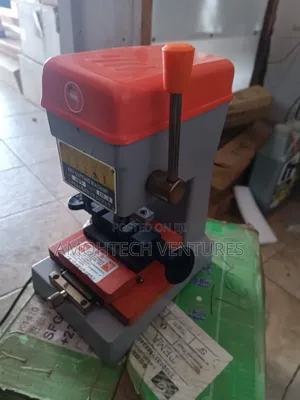 Key Cutting Machine And Duplicate