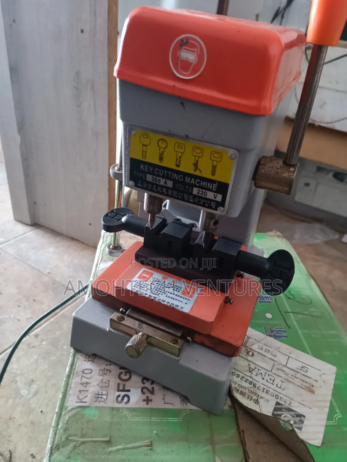 Key Cutting Machine And Duplicate