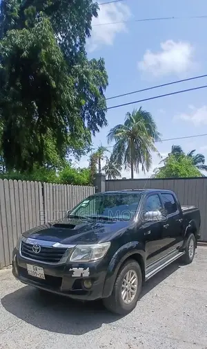 Toyota Hilux 2012 Black