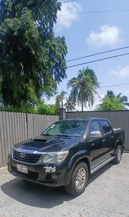 Toyota Hilux 2012 Black