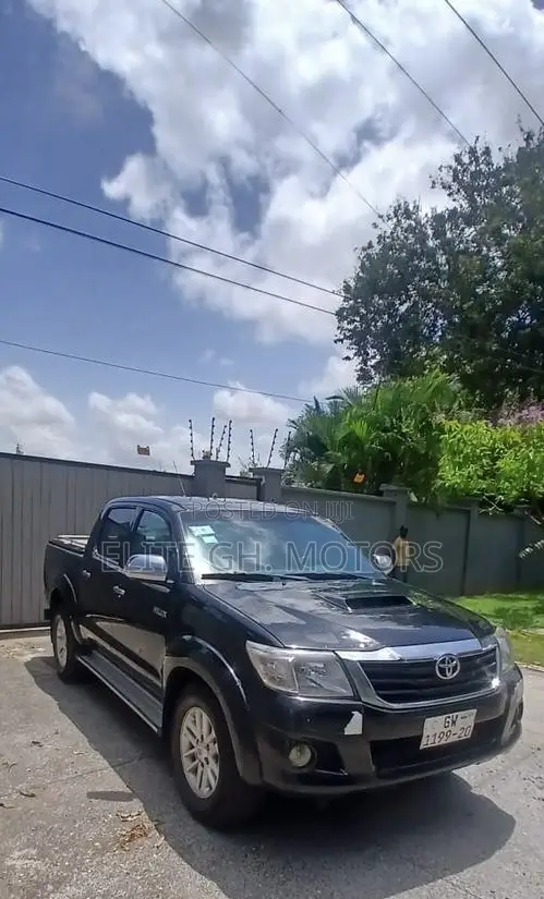 Toyota Hilux 2012 Black