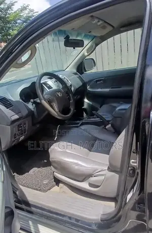 Toyota Hilux 2012 Black
