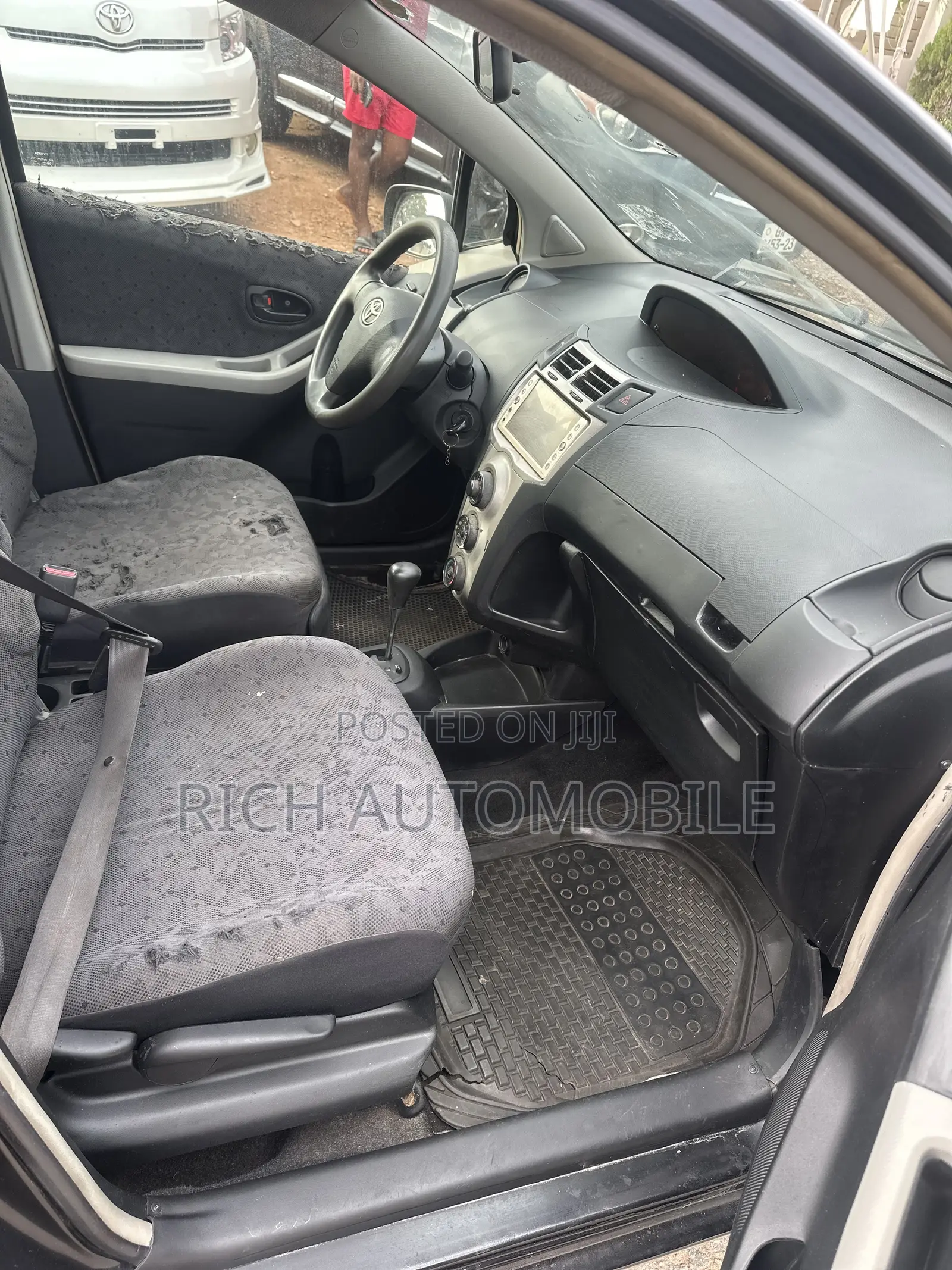Toyota Vitz 1.0 FWD 3dr 2010 Black