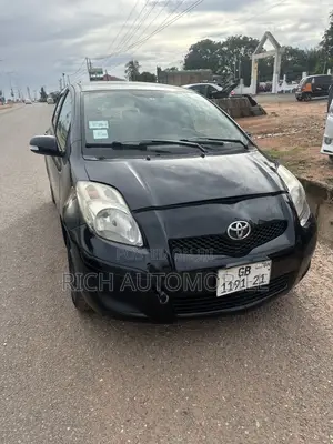 Toyota Vitz 1.0 FWD 3dr 2010 Black