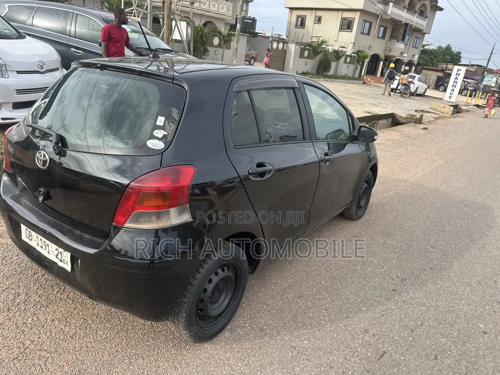 Toyota Vitz 1.0 FWD 3dr 2010 Black