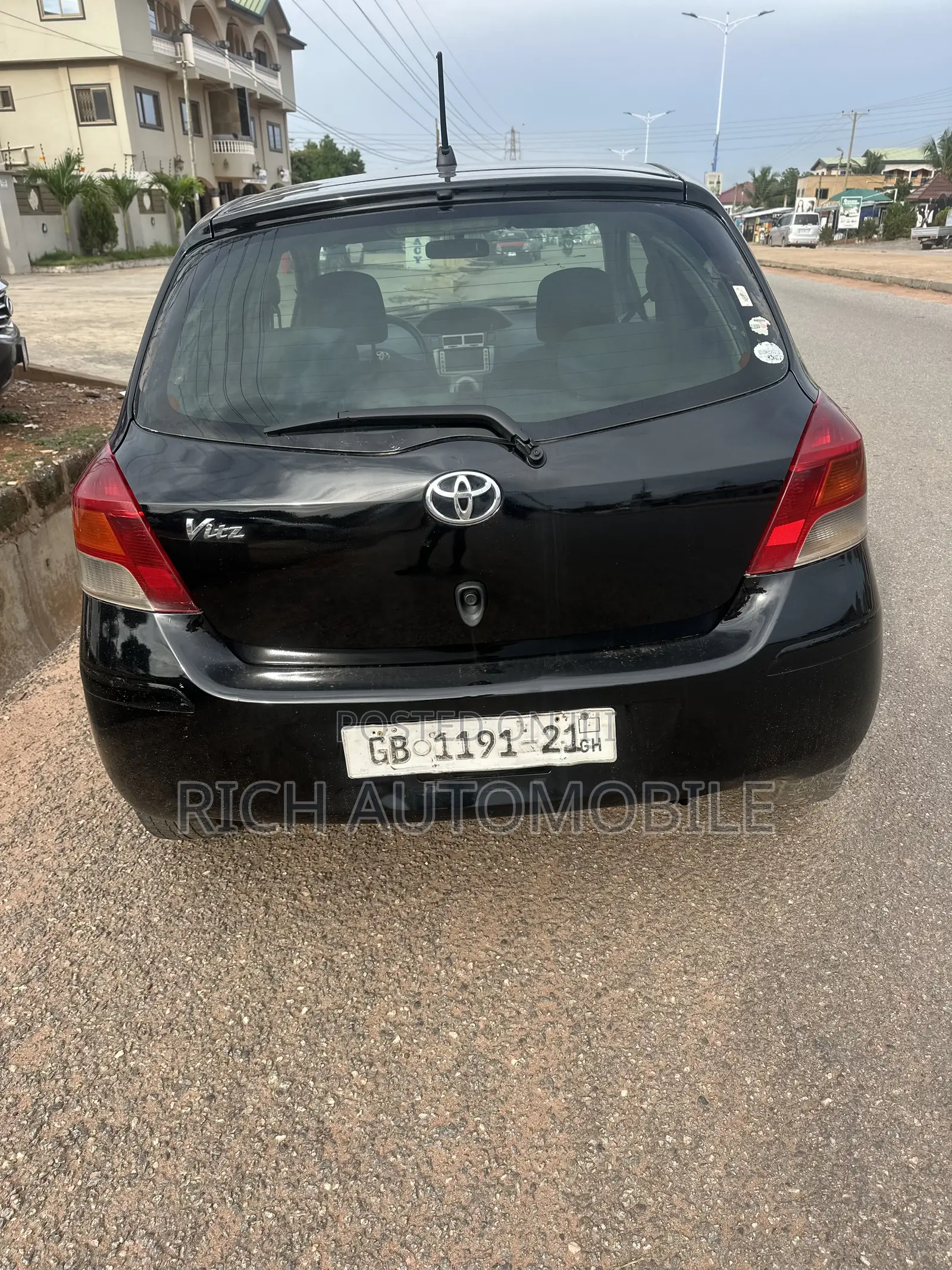 Toyota Vitz 1.0 FWD 3dr 2010 Black