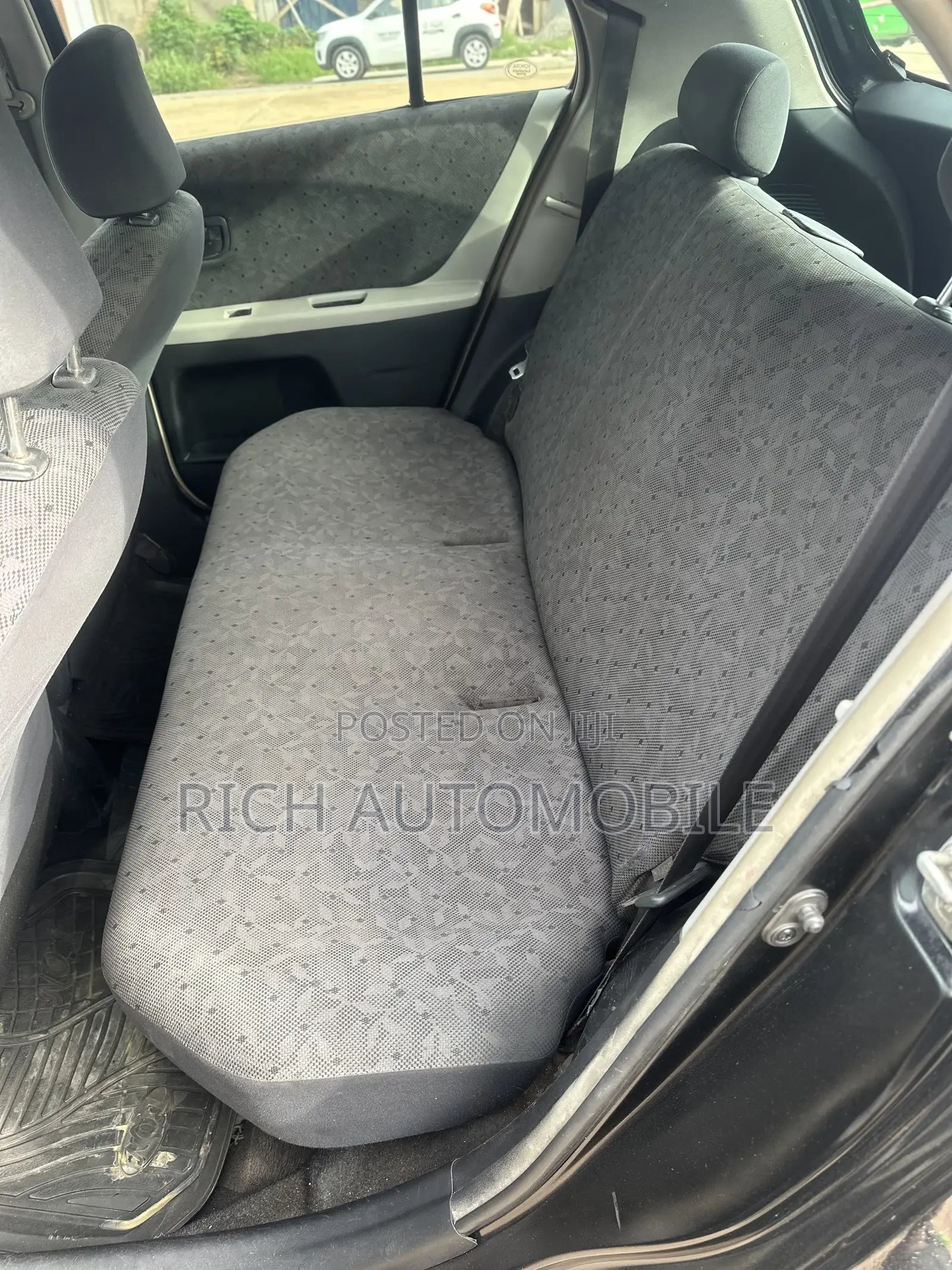 Toyota Vitz 1.0 FWD 3dr 2010 Black