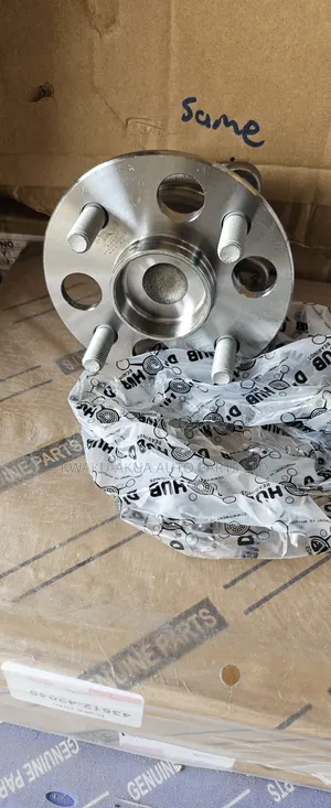 Toyota Vitz Back Hub