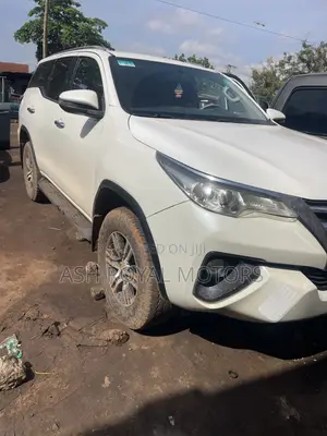 Toyota Fortuner 2.7 AWD 2018 White