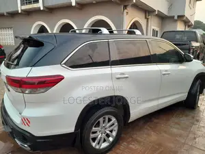 Toyota Highlander LE 4dr SUV (2.7L 4cyl 6A) 2015 White
