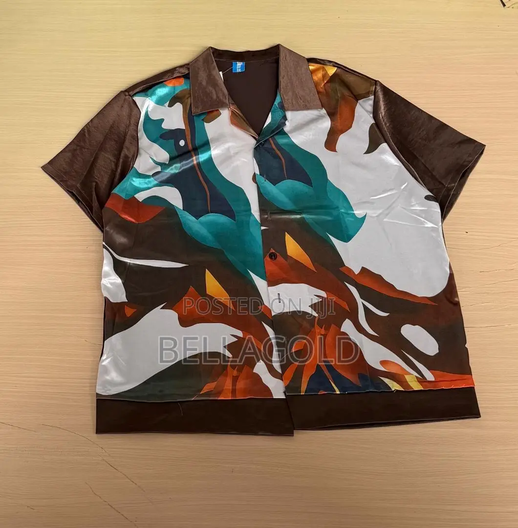 Heavy Men’S Satin Short-Sleeve Button-Up Shirt.