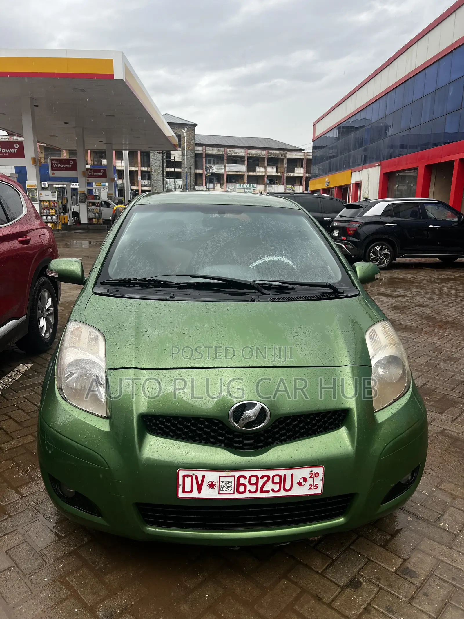 Toyota Vitz 2010 Green