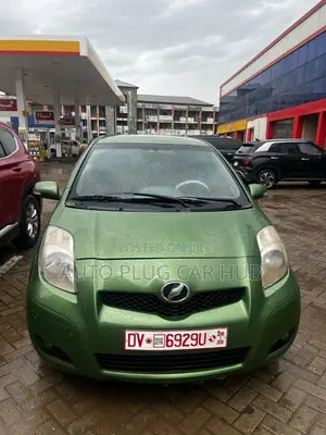 Toyota Vitz 2010 Green