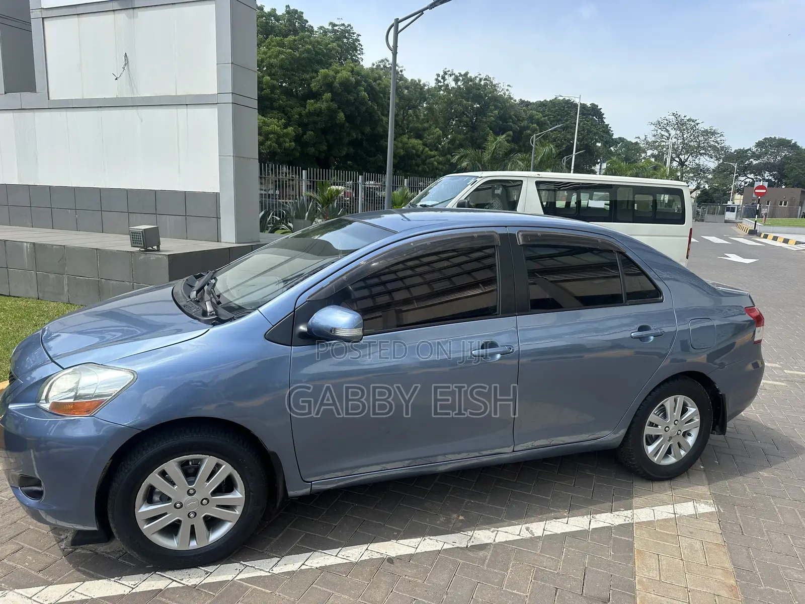 Toyota Belta 2010 Blue