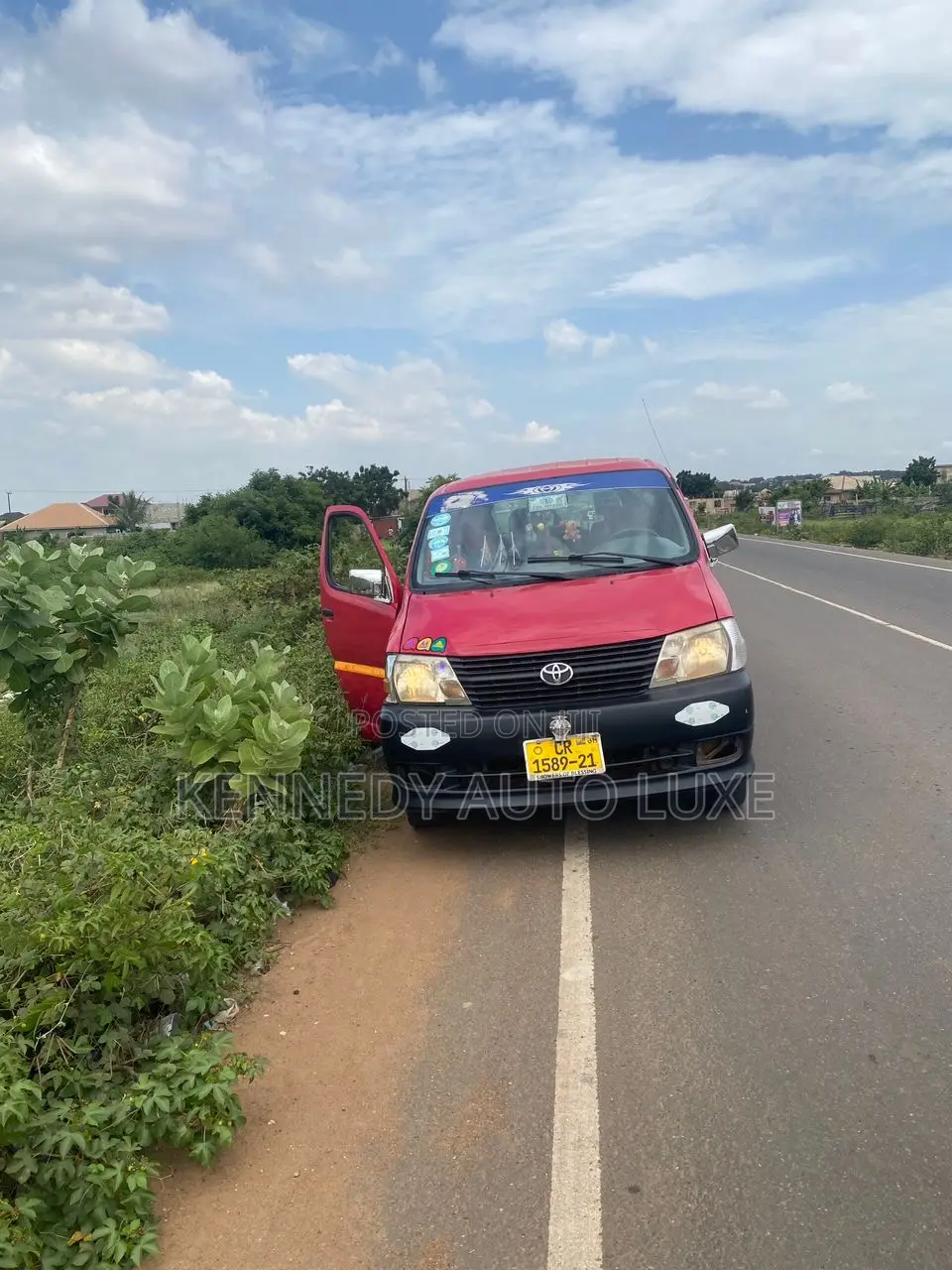 Toyota HiAce 2012 Red