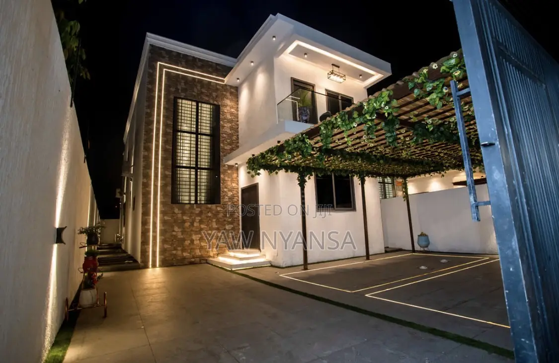 4bdrm House in Bn Estate, Spintex for sale
