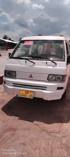 Hyundai H-100 2000 White