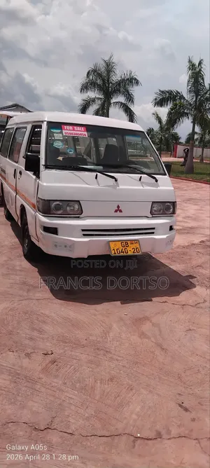 Hyundai H-100 2000 White
