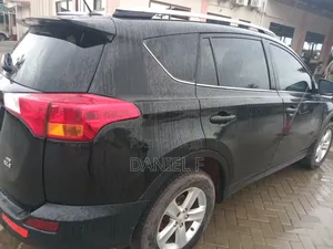 Toyota RAV4 XLE 4dr SUV (2.5L 4cyl 6A) 2015 Black