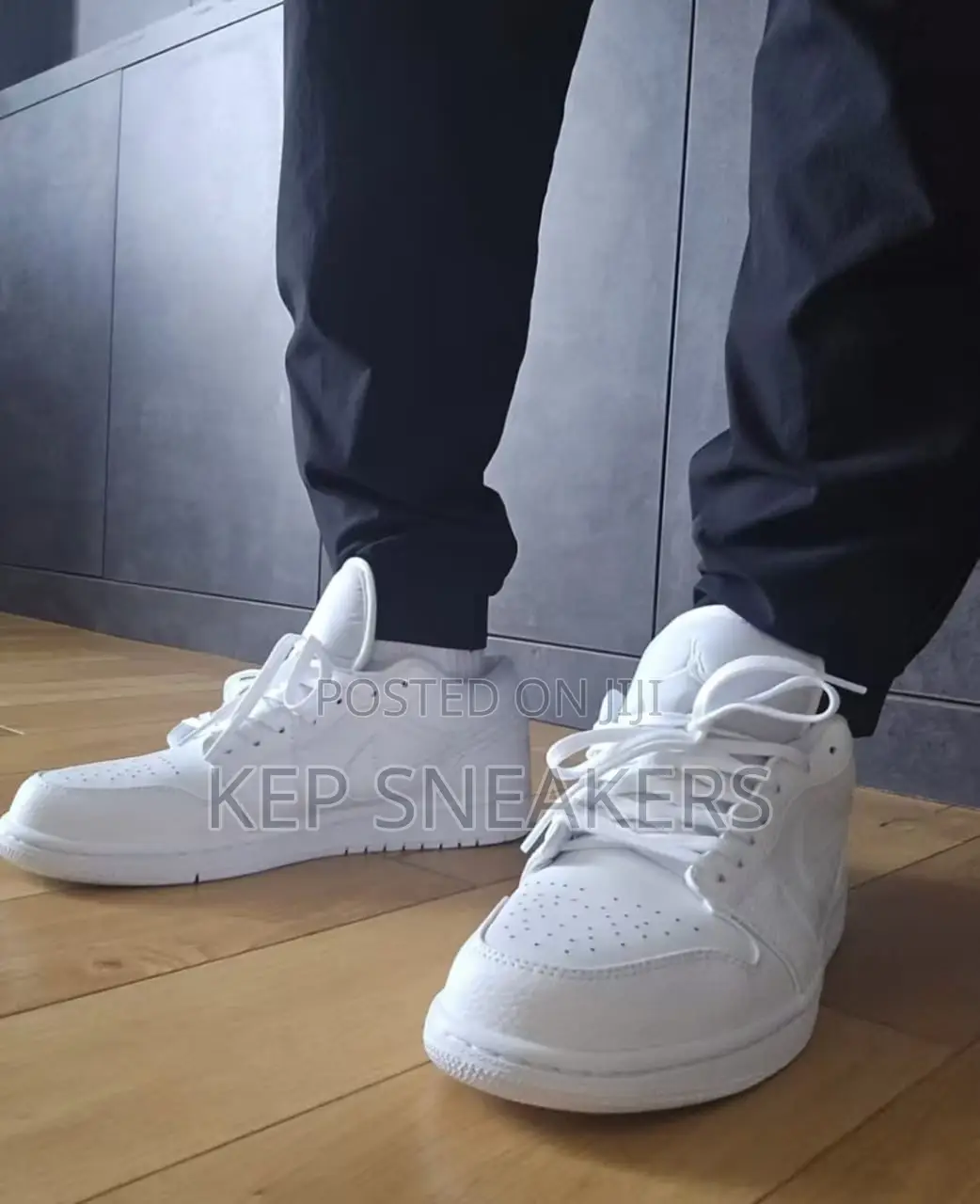 Nike Air Jordan 1 Low Triple White