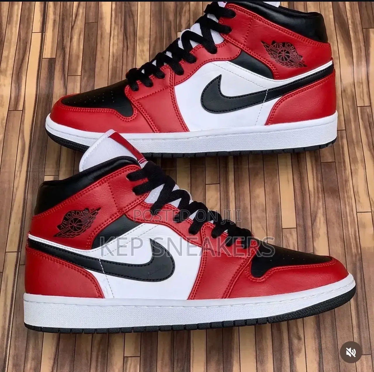 Nike Air Jordan 1 Mid "Chicago Black Toe”