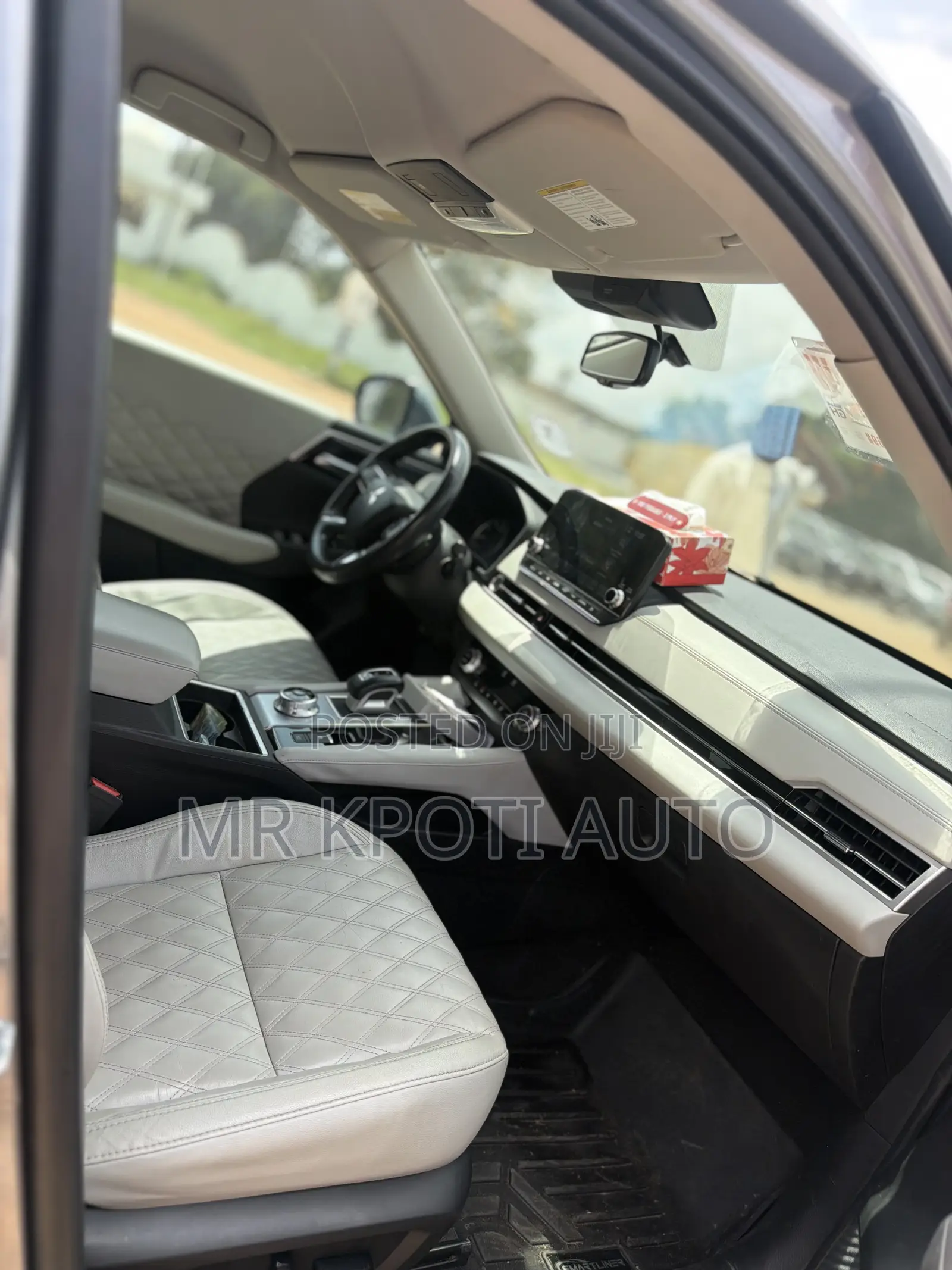 Mitsubishi Outlander 2022 Gray