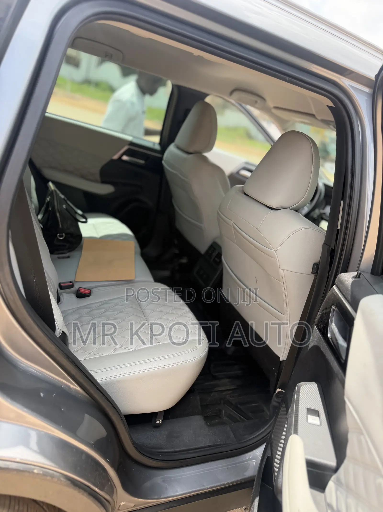 Mitsubishi Outlander 2022 Gray