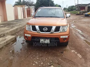 Nissan Navara 2009 Gold