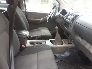 Nissan Navara 2009 Gold