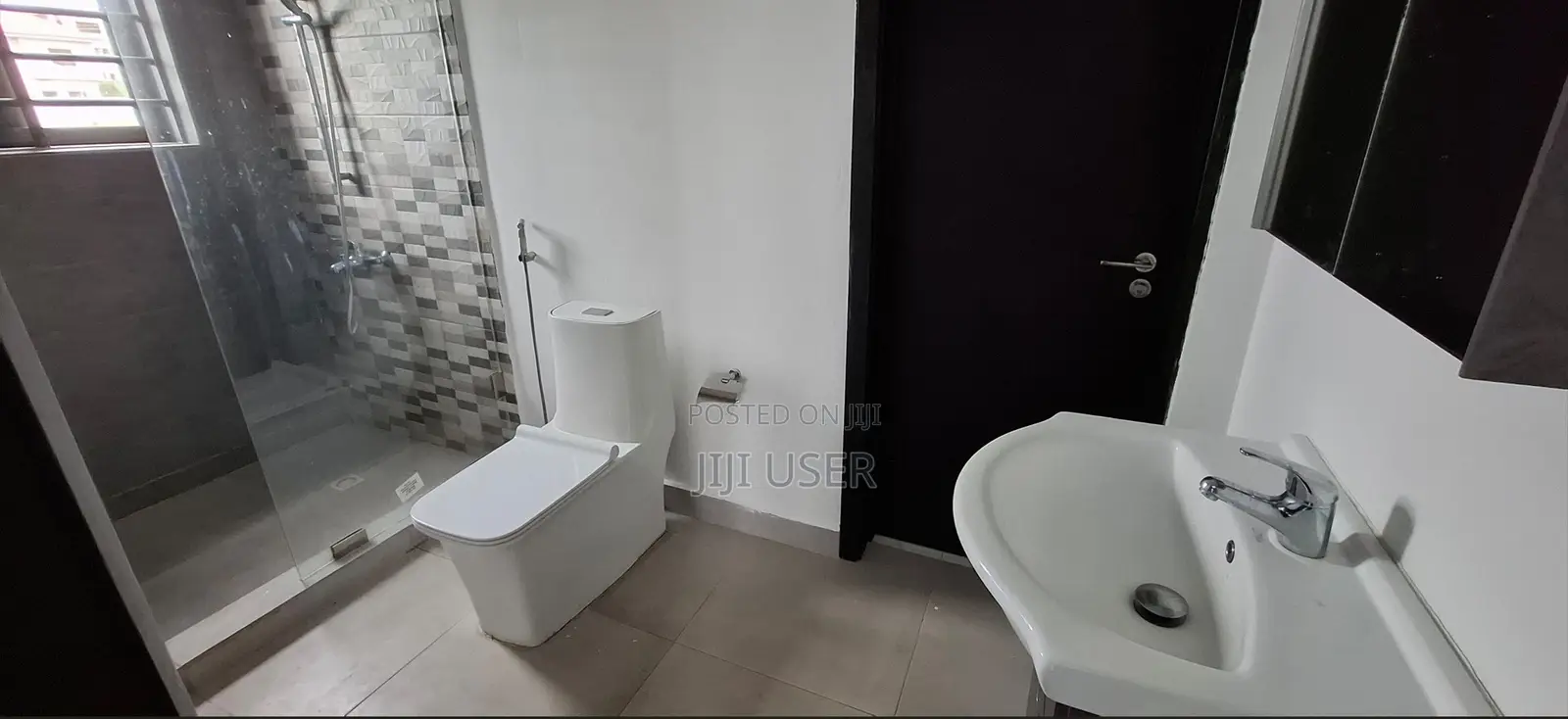 5bdrm House in Burma Camp for rent